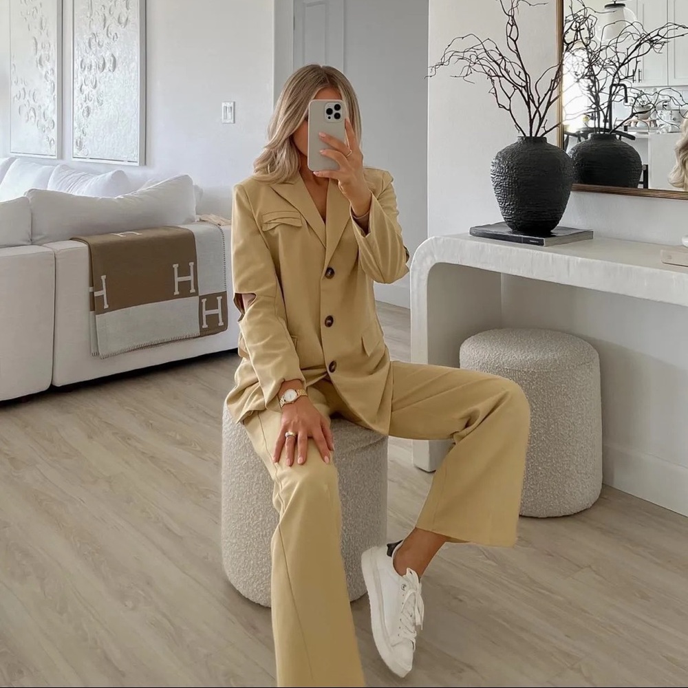 Suit, blazer & pants set